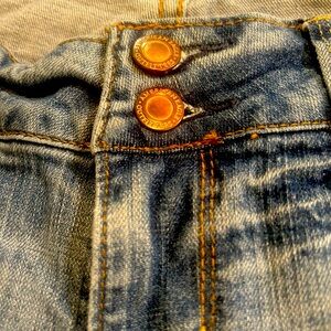 Vintage (1992) American Eagle “Live your Life” cropped distressed jeans.